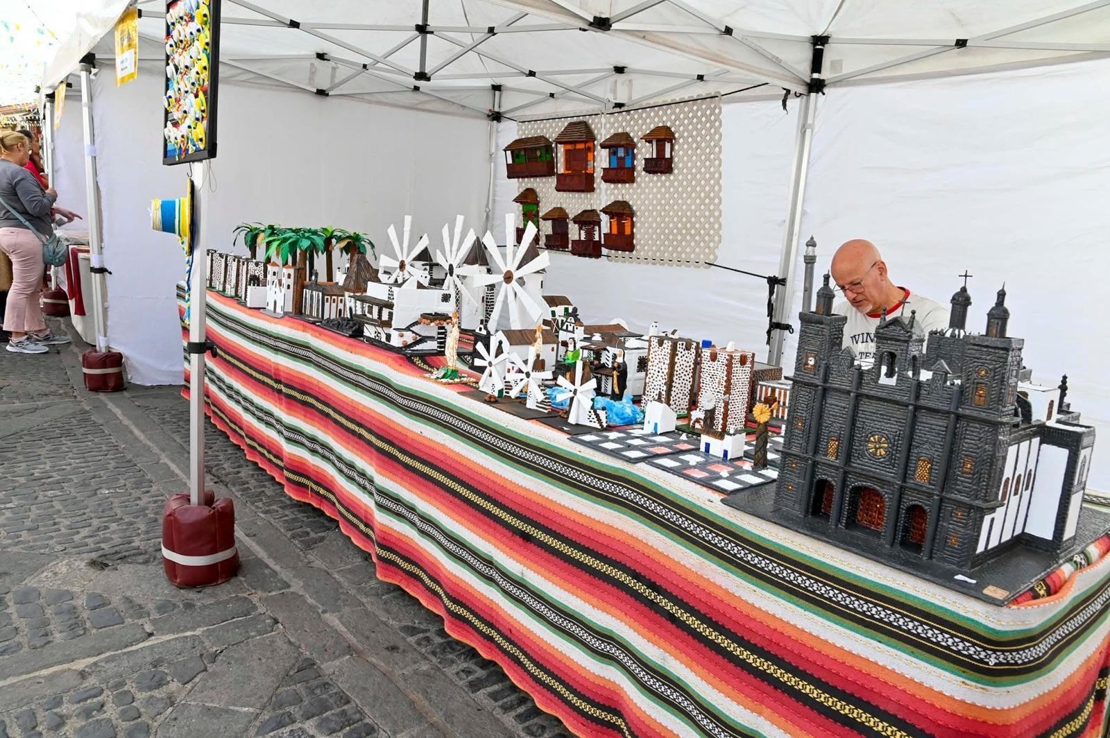 El Encuentro de Música Teresa de Bolívar de Teror se completa con una Muestra de Artesanía en la Plaza de Sintes